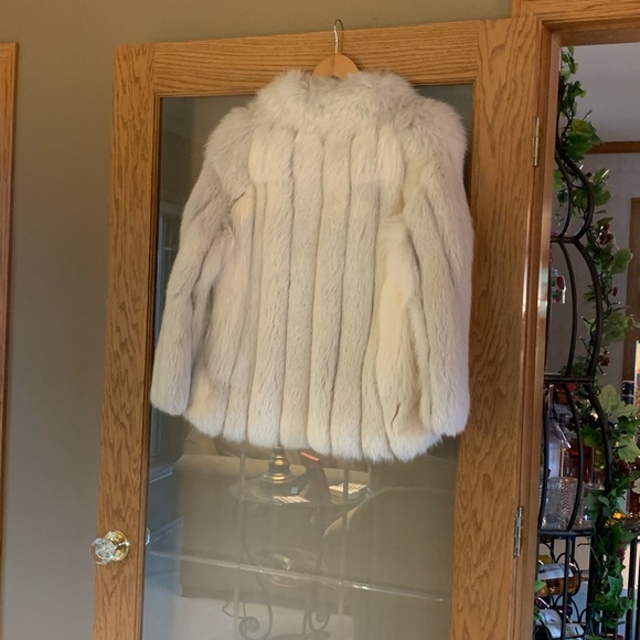 Blue Fox Fur Coat - Picture 3 of 9